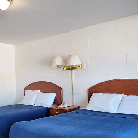 Prince Motel Prince George Buitenkant foto